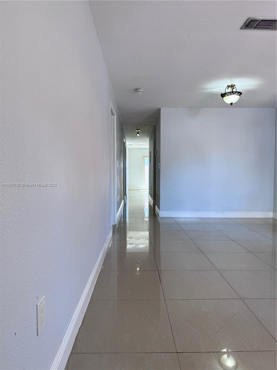 See details / 2255 sq. ft. $ 2025-09-23 0 Photo