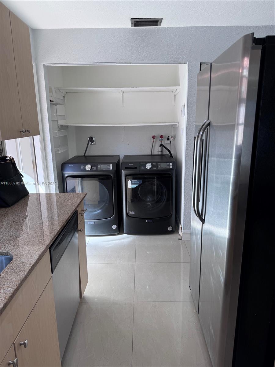 See details / 2255 sq. ft. $ 2025-09-23 0 Photo