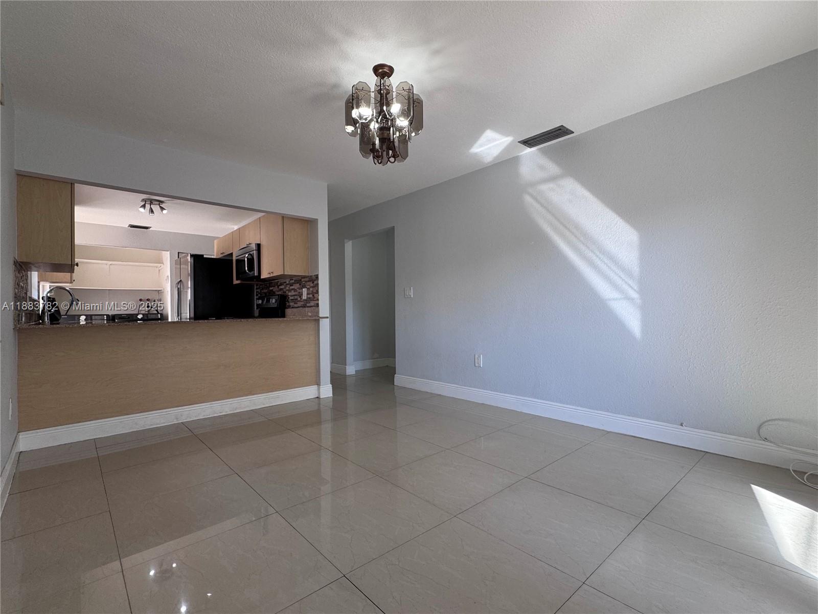 See details / 2255 sq. ft. $ 2025-09-23 0 Photo