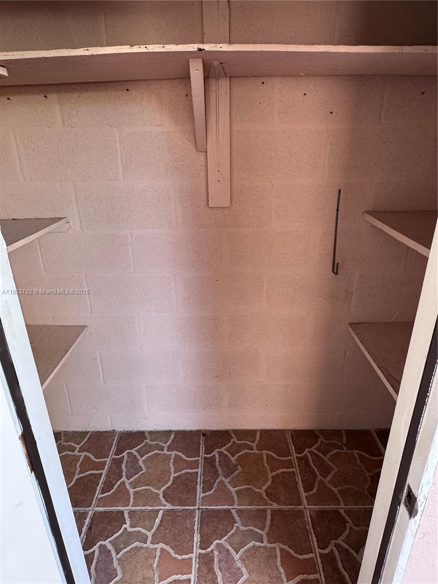 See details / 2255 sq. ft. $ 2025-09-23 0 Photo