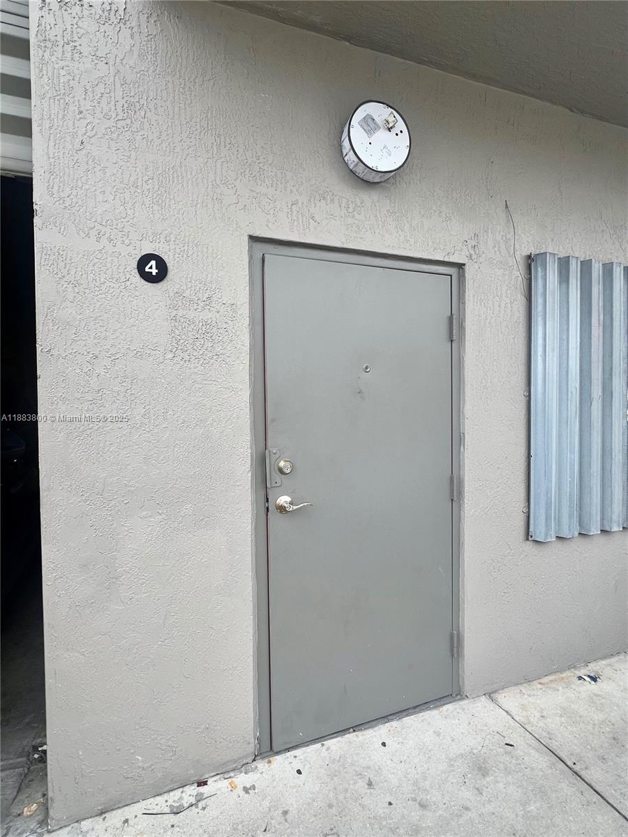 4  /   sq. ft. $ 2025-09-23 0 Photo