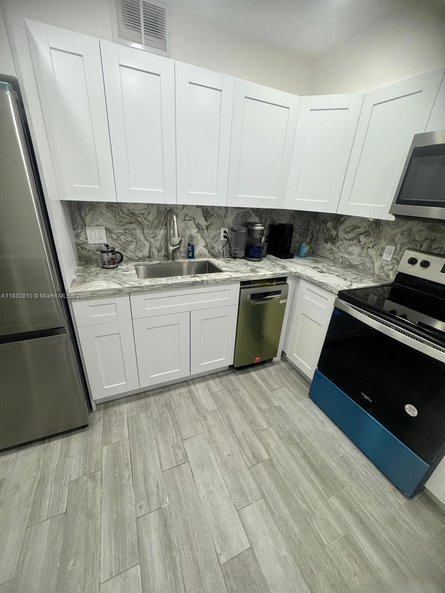 ME 1 / 1 798 sq. ft. $ 2025-09-23 0 Photo