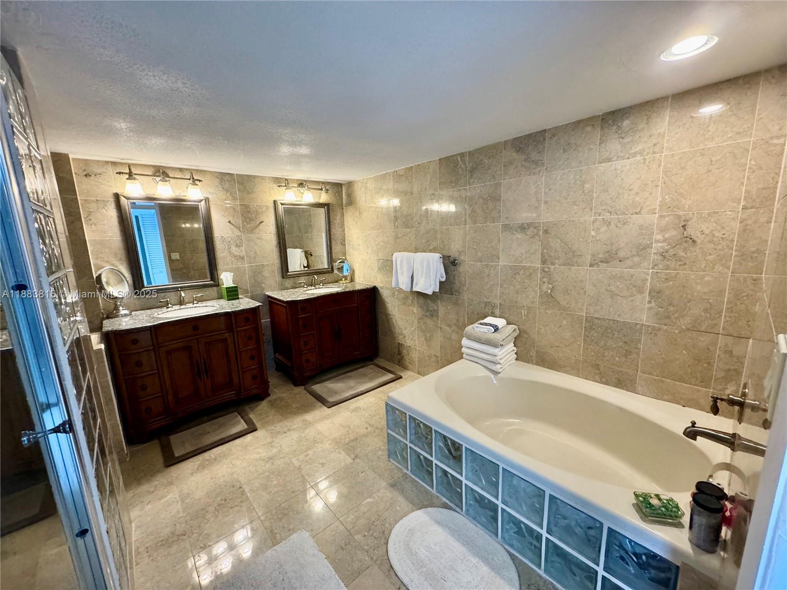 Photo of 2751 Ocean Dr  #1204S, Hollywood, Florida, 33019 - Master Bathroom