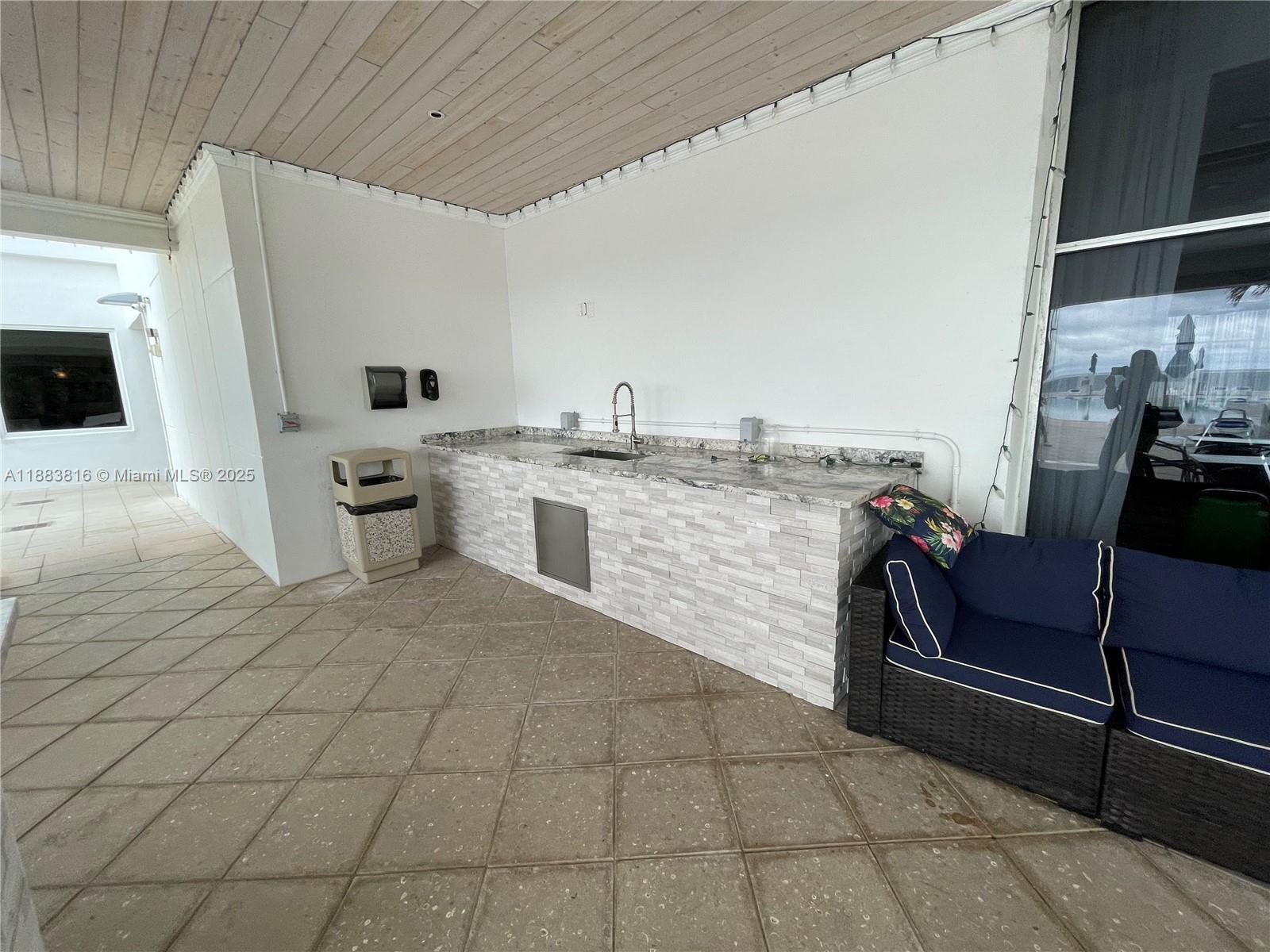 Photo of 2751 Ocean Dr  #1204S, Hollywood, Florida, 33019 - Picnic Area