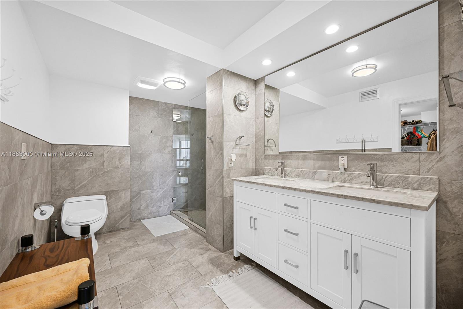 Photo of 20335 Country Club Dr  #2005, Aventura, Florida, 33180 - 