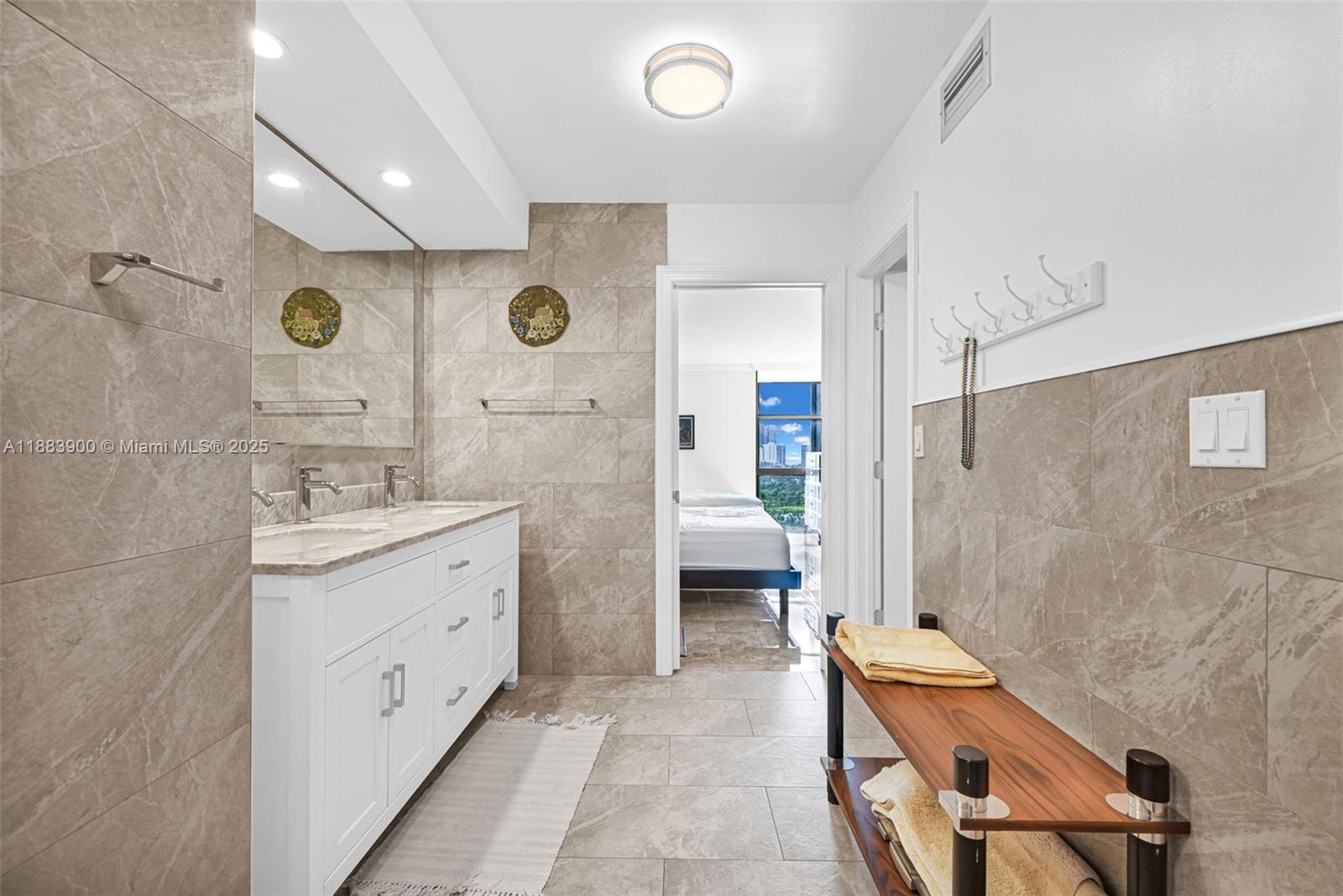 Photo of 20335 Country Club Dr  #2005, Aventura, Florida, 33180 - 