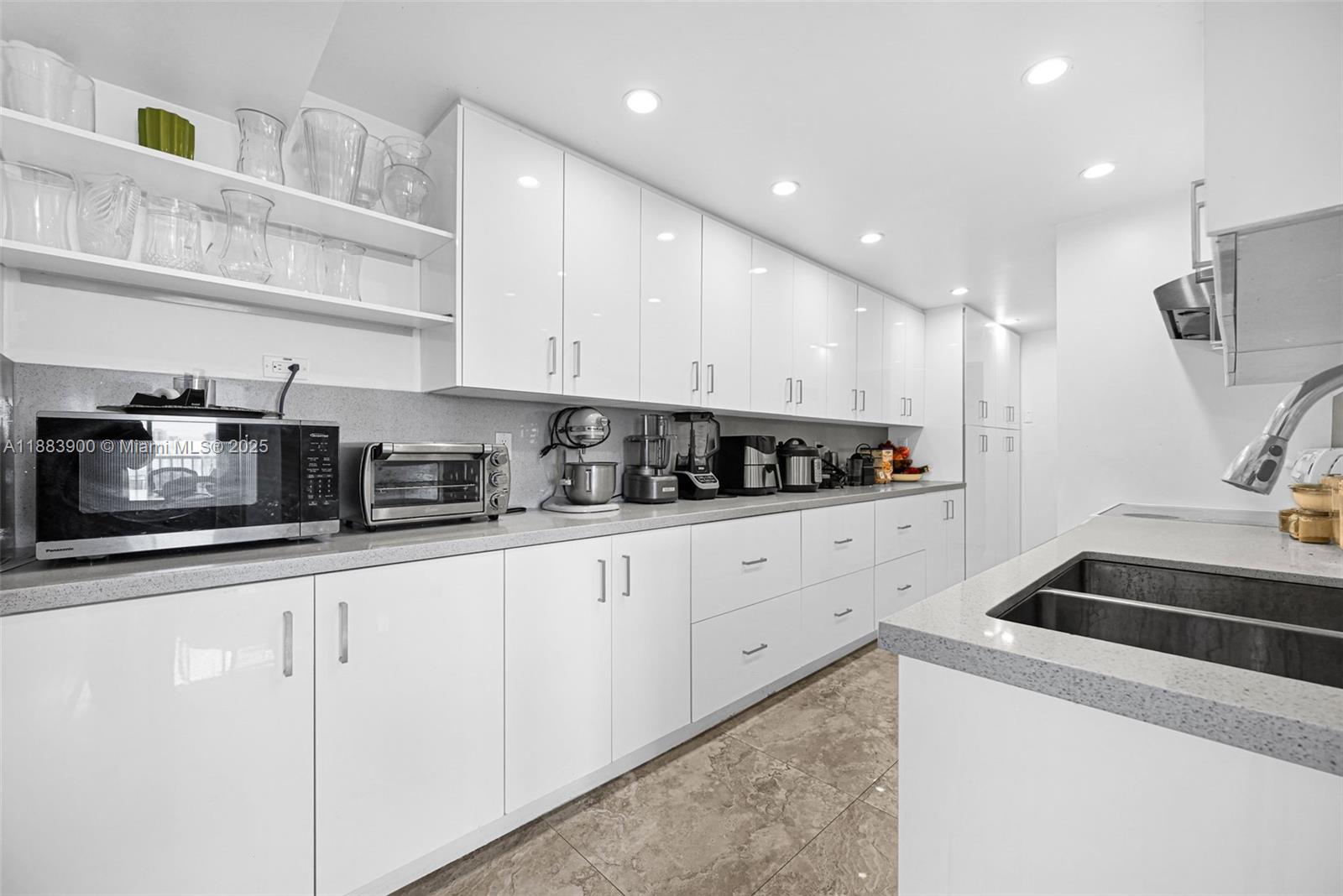 Photo of 20335 Country Club Dr  #2005, Aventura, Florida, 33180 - 