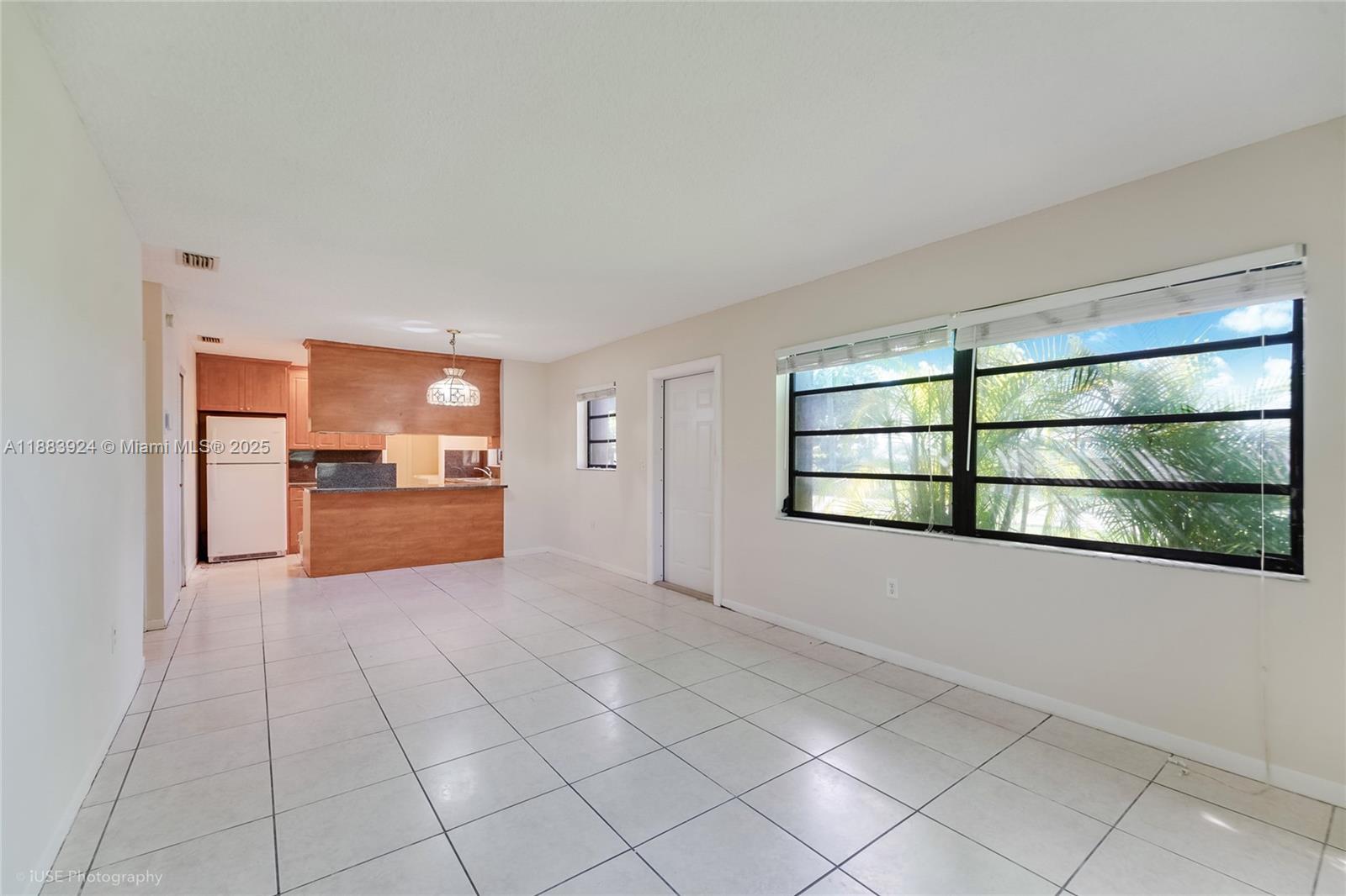   /  2530 sq. ft. $ 2025-09-24 0 Photo
