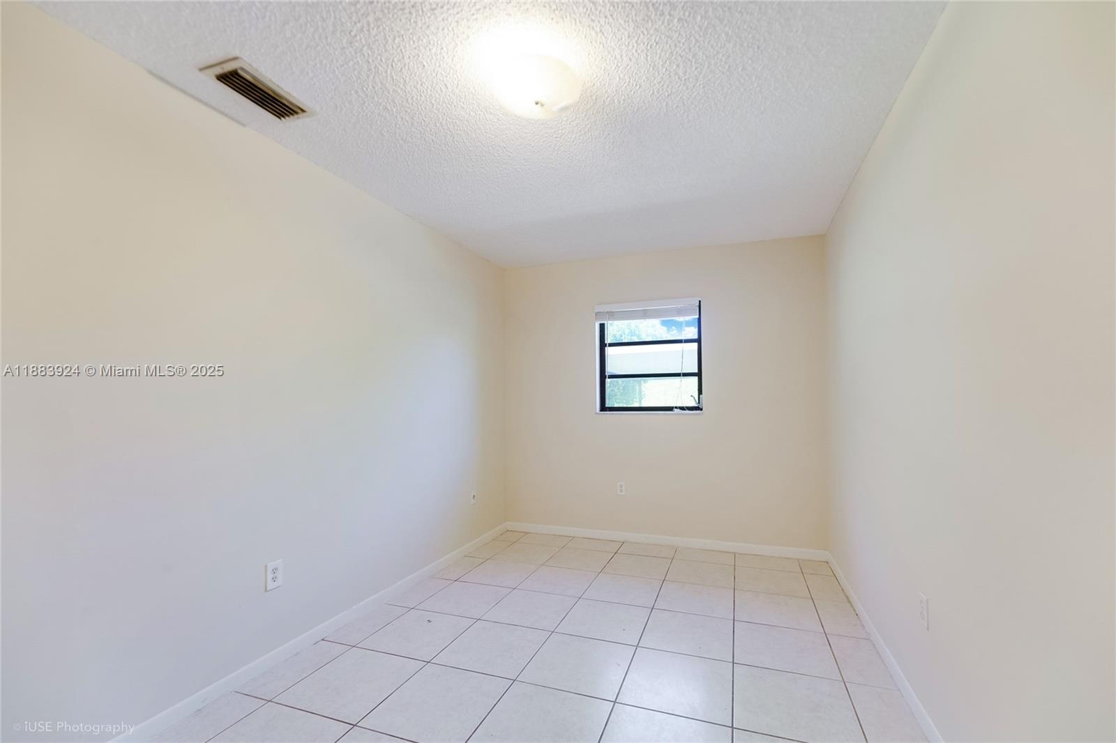   /  2530 sq. ft. $ 2025-09-24 0 Photo