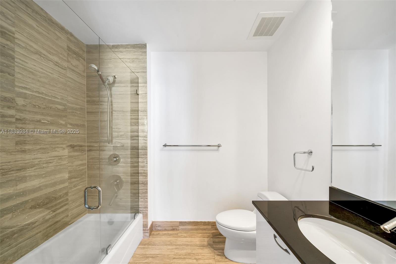 701 3 / 4 2768 sq. ft. $ 2025-09-24 0 Photo