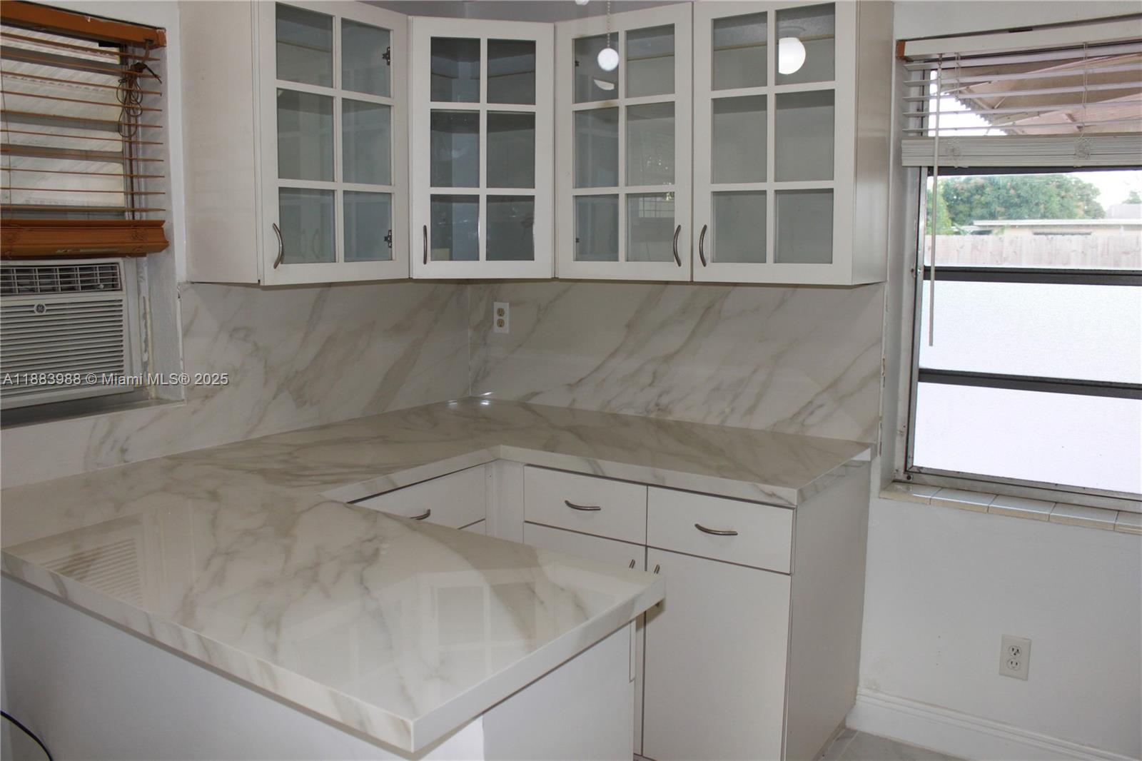   /  2345 sq. ft. $ 2025-09-24 0 Photo