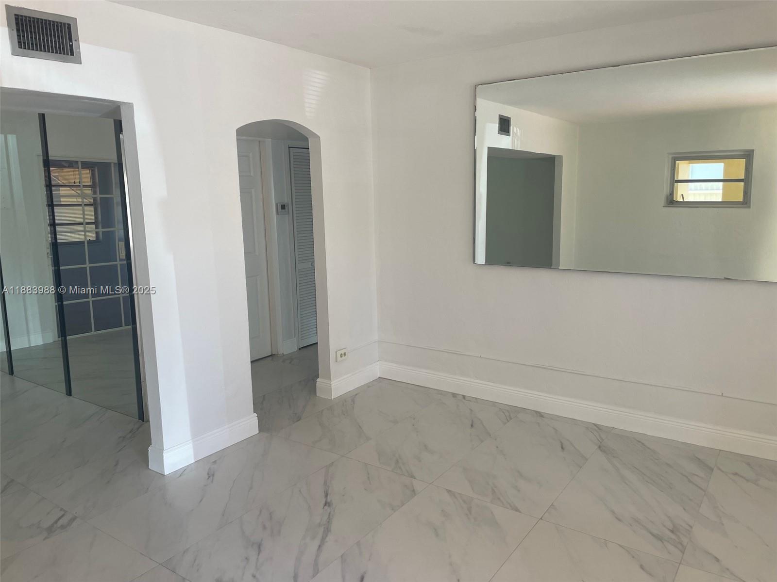   /  2345 sq. ft. $ 2025-09-24 0 Photo