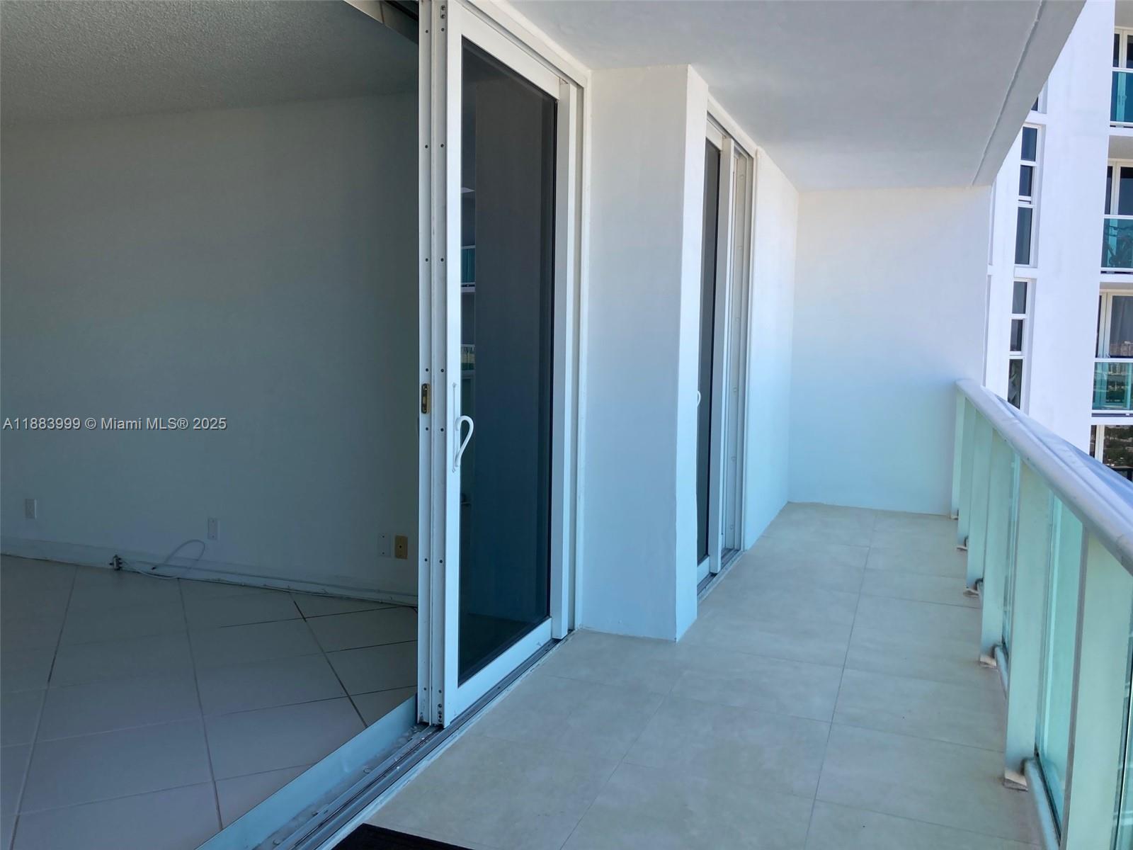 1902 1 / 2 991 sq. ft. $ 2025-09-24 0 foto