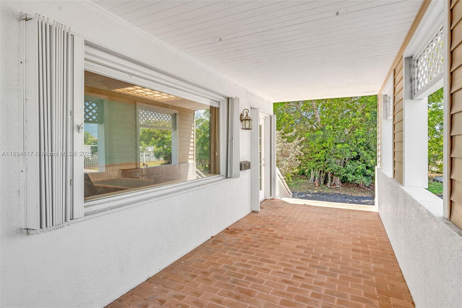 1B  /   sq. ft. $ 2025-09-24 0 Photo