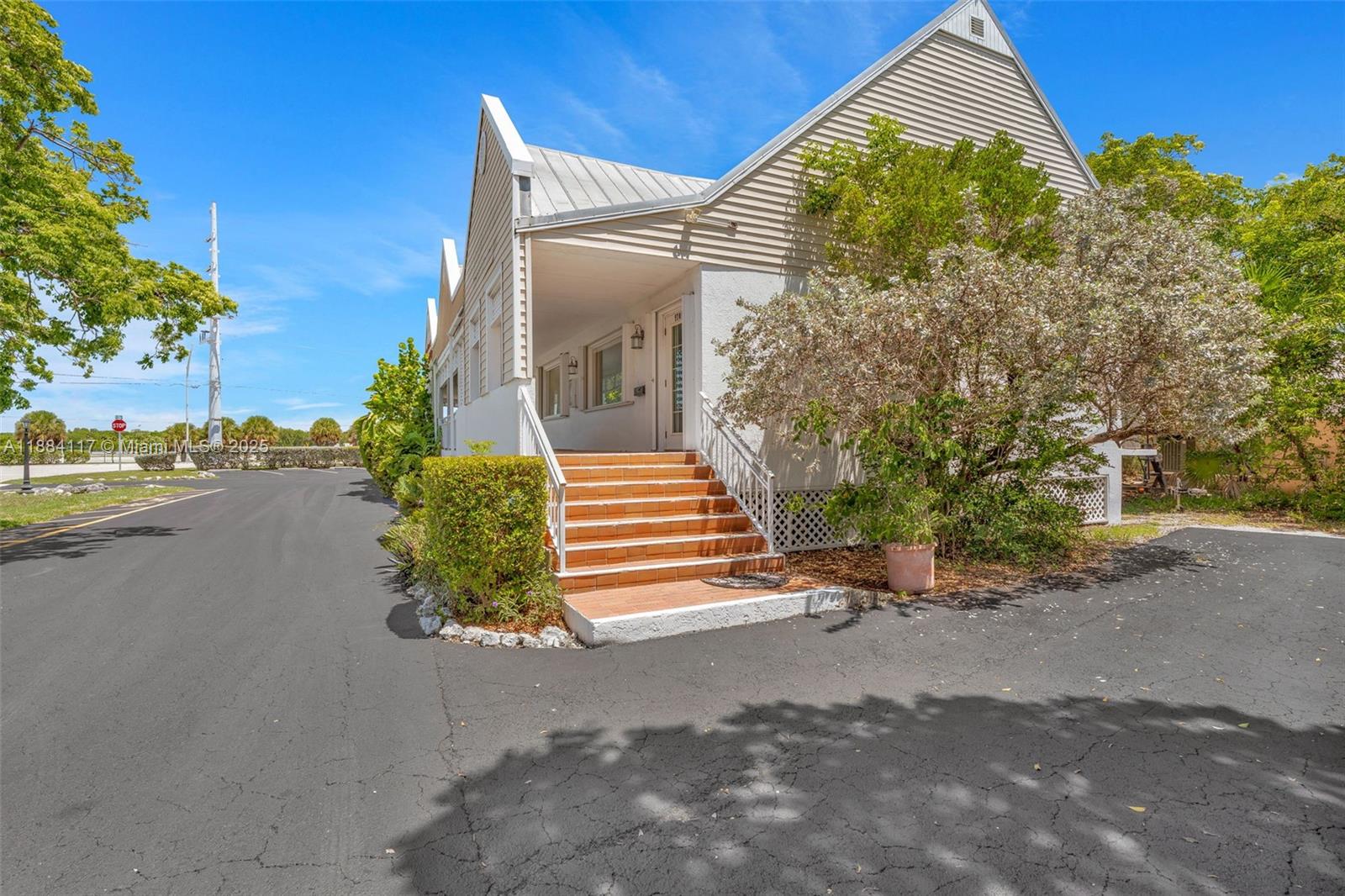 1B  /   sq. ft. $ 2025-09-24 0 Photo