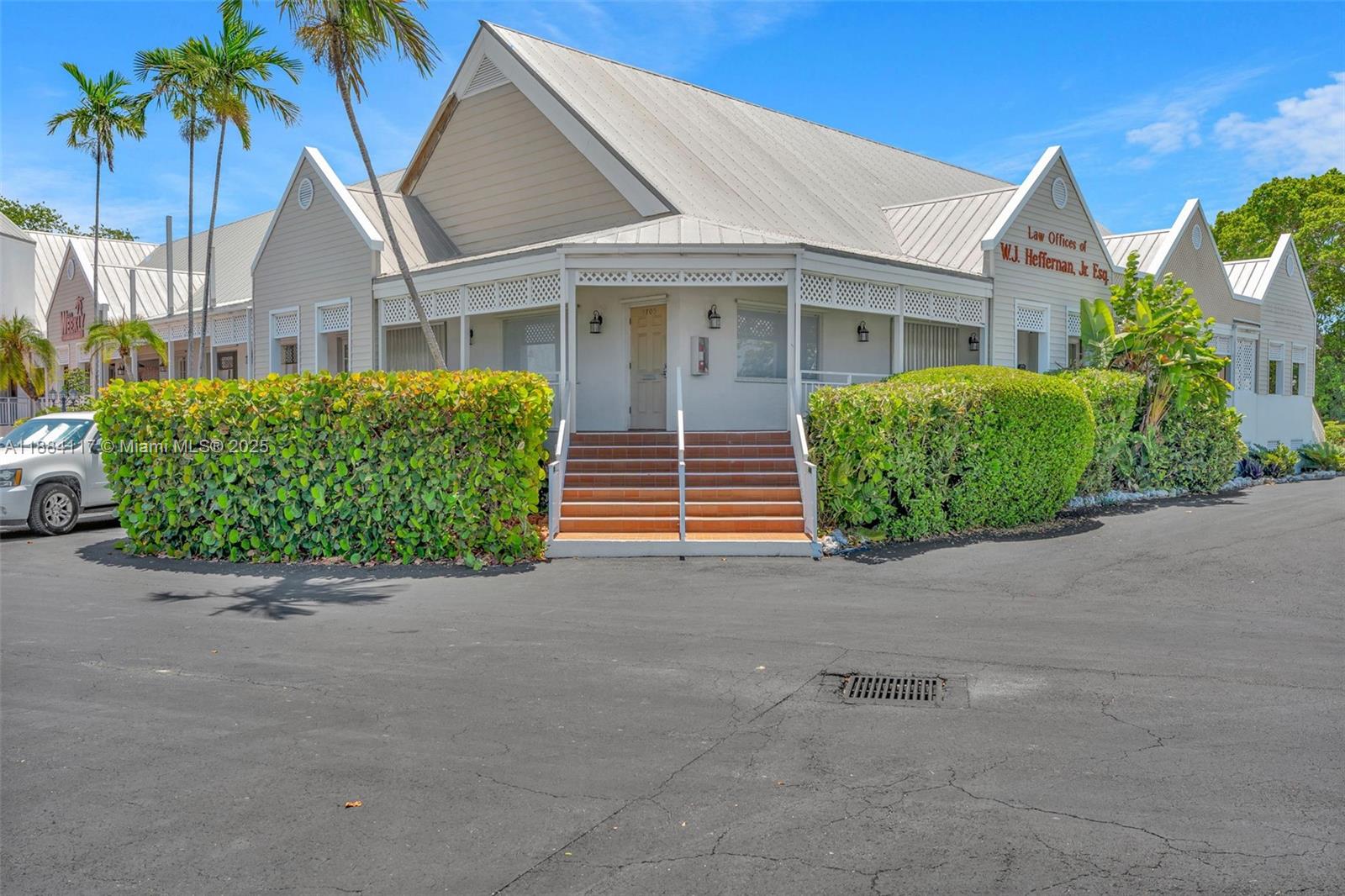 1B  /   sq. ft. $ 2025-09-24 0 Photo