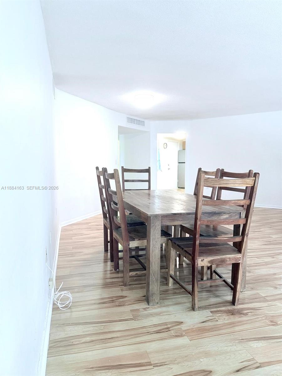 G304 2 / 2 1789 sq. ft. $ 2026-04-03 0 foto