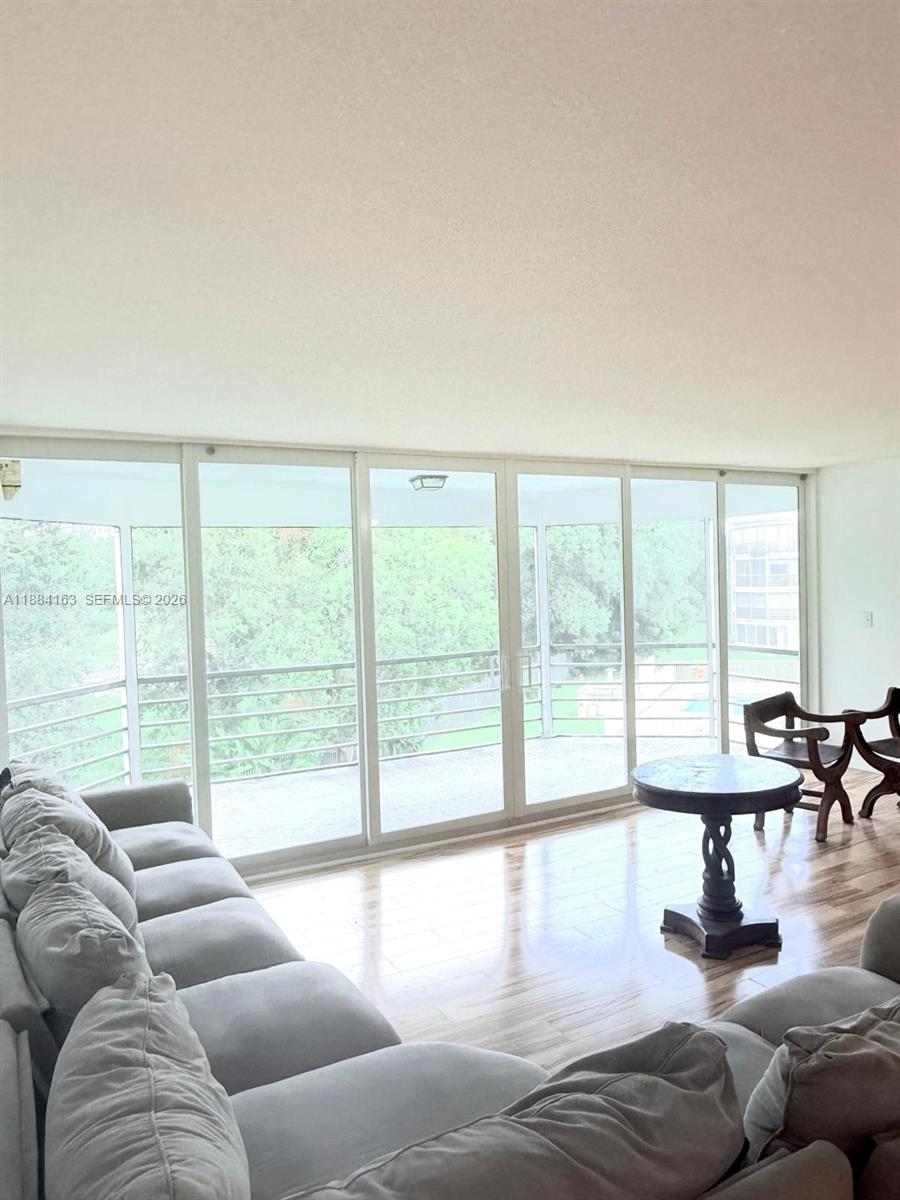 G304 2 / 2 1789 sq. ft. $ 2026-04-03 0 foto