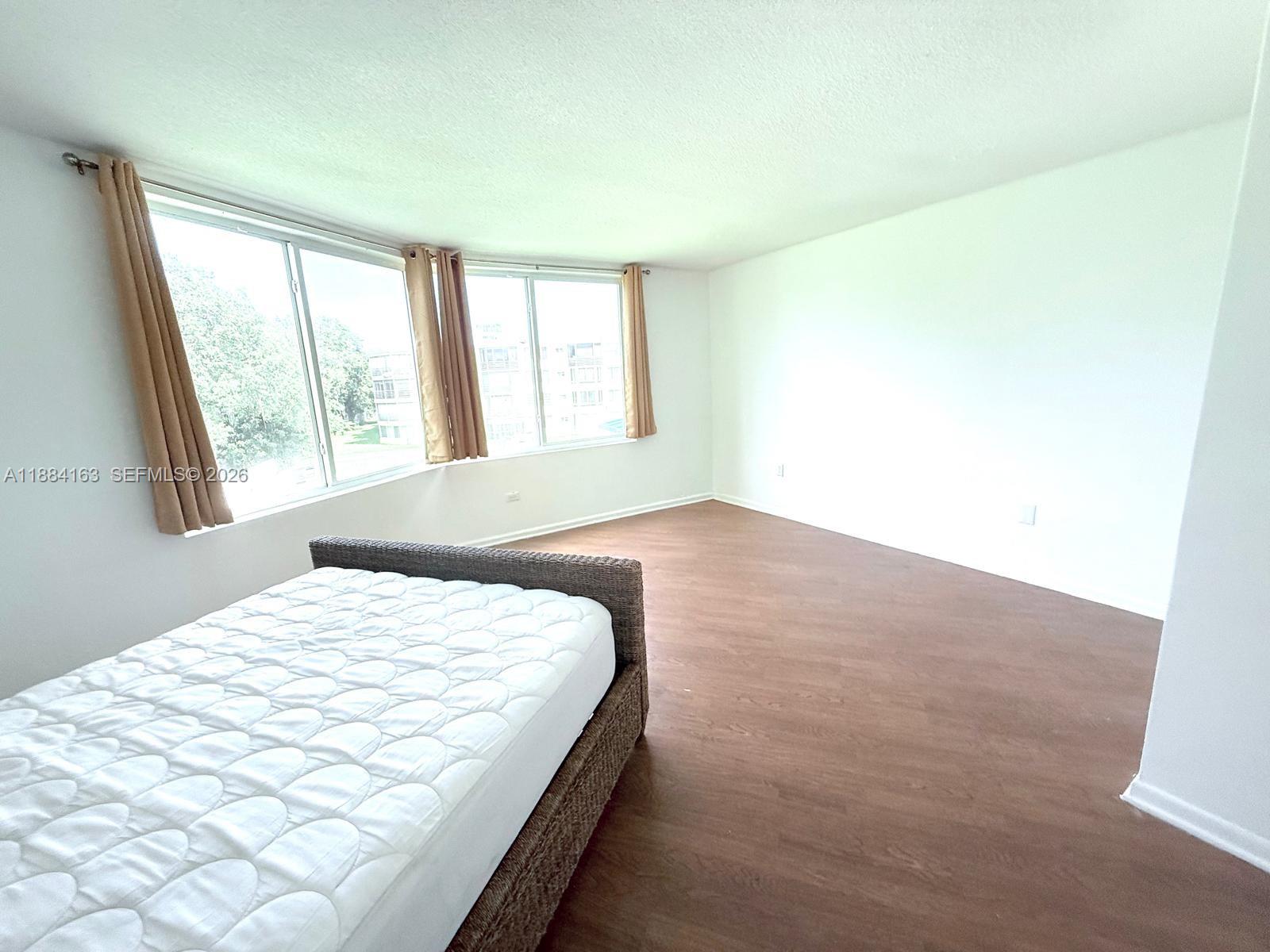 G304 2 / 2 1789 sq. ft. $ 2026-04-03 0 foto
