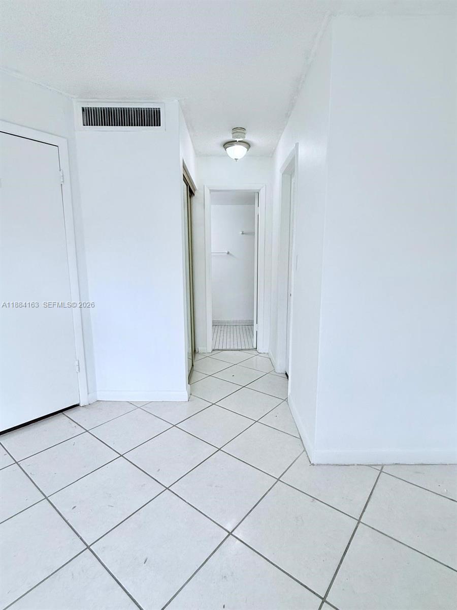 G304 2 / 2 1789 sq. ft. $ 2026-04-03 0 foto