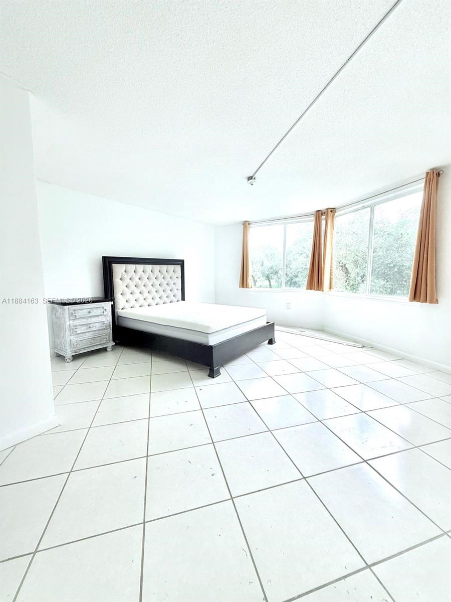 G304 2 / 2 1789 sq. ft. $ 2026-04-03 0 foto