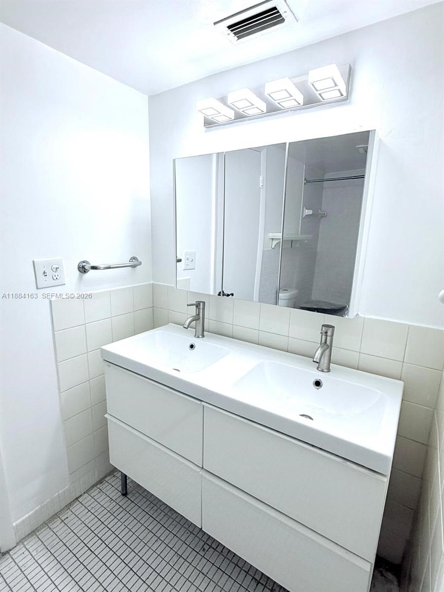 G304 2 / 2 1789 sq. ft. $ 2026-04-03 0 foto