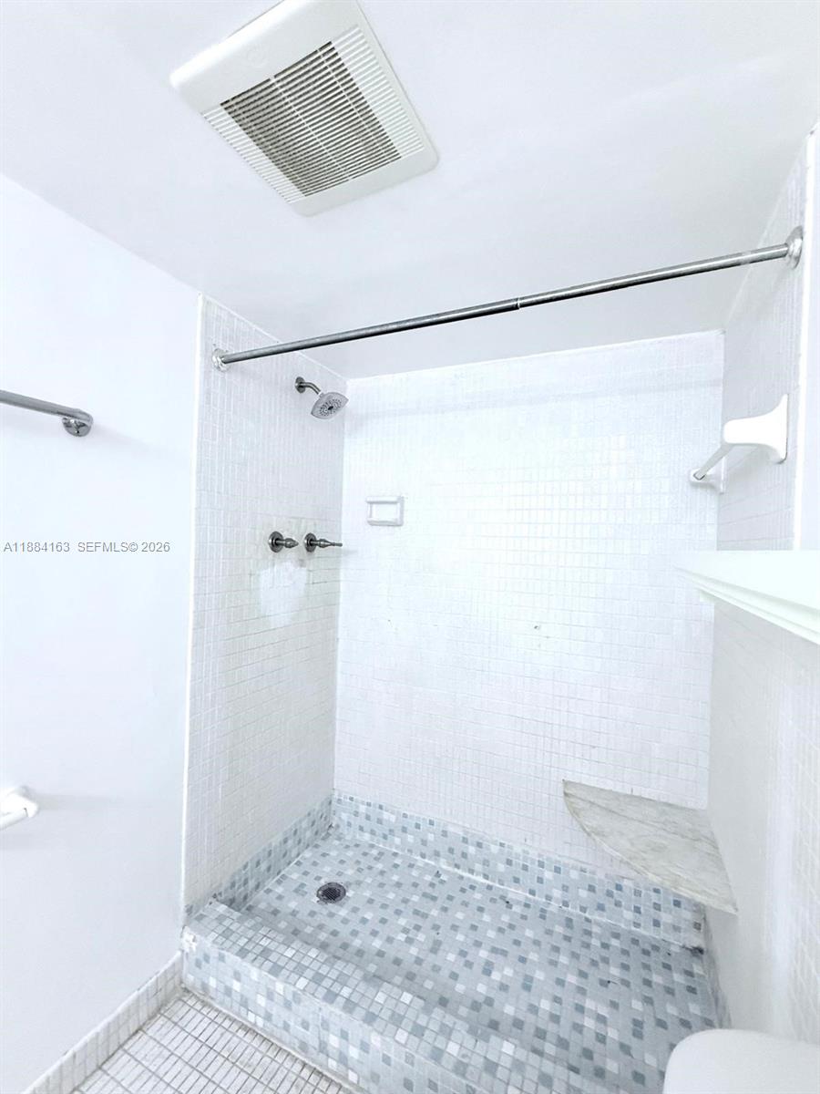 G304 2 / 2 1789 sq. ft. $ 2026-04-03 0 foto