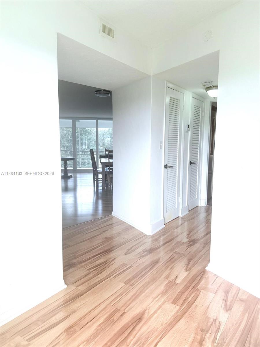 G304 2 / 2 1789 sq. ft. $ 2026-04-03 0 foto