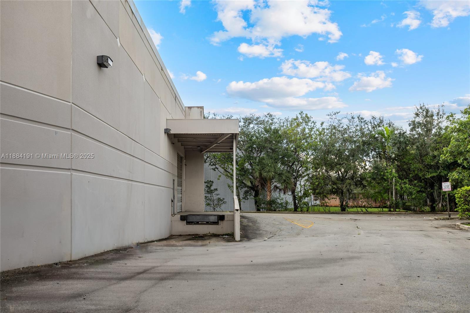 See details / sq. ft. $ 2025-09-24 0 Photo