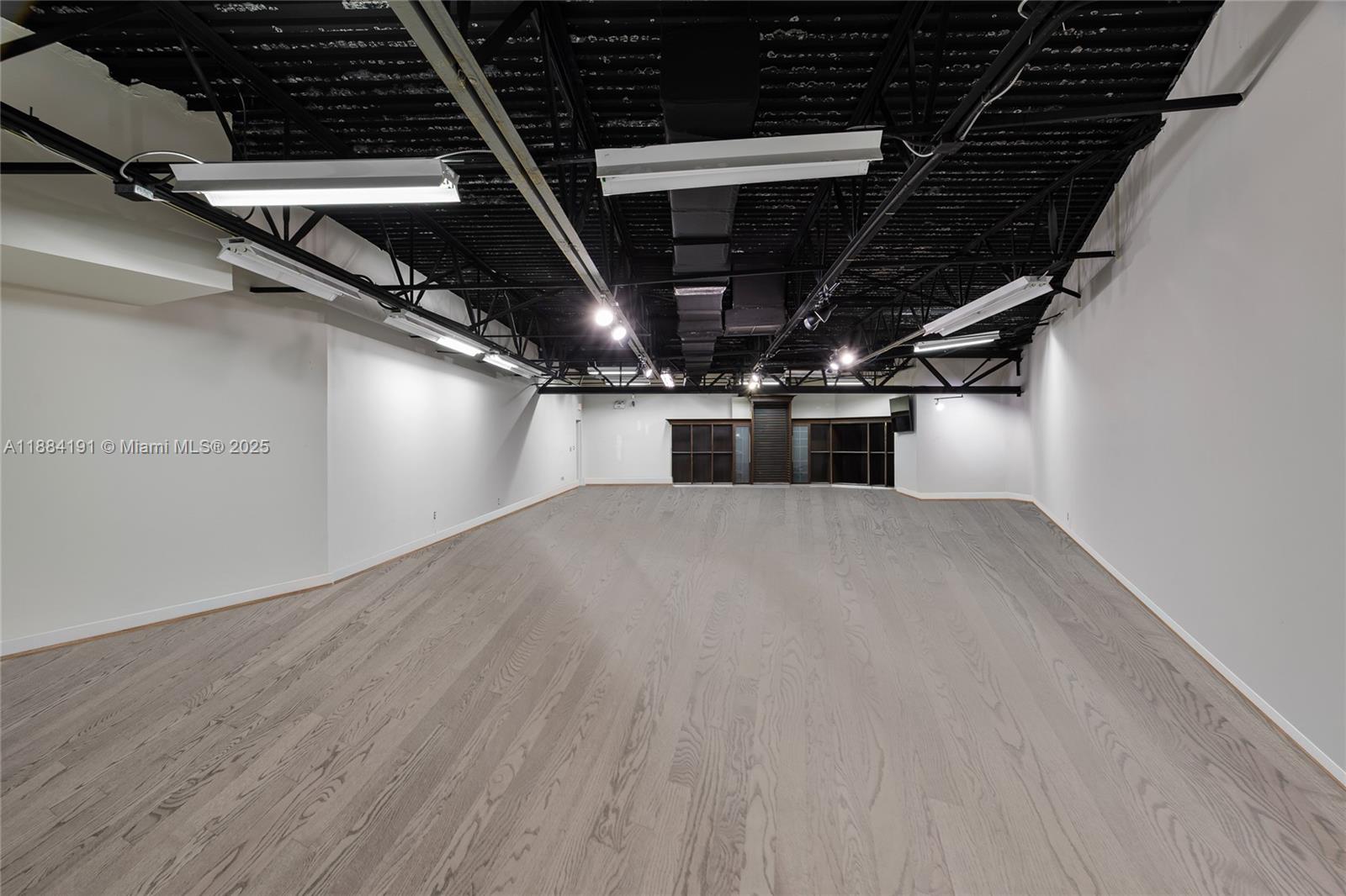 See details / sq. ft. $ 2025-09-24 0 Photo