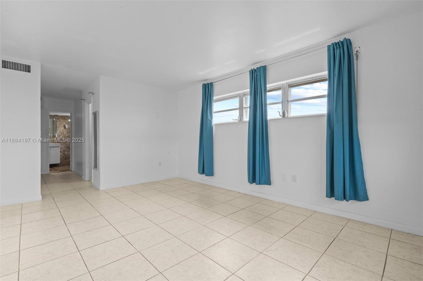 700-1 2 / 2 1633 sq. ft. $ 2025-09-24 0 Photo