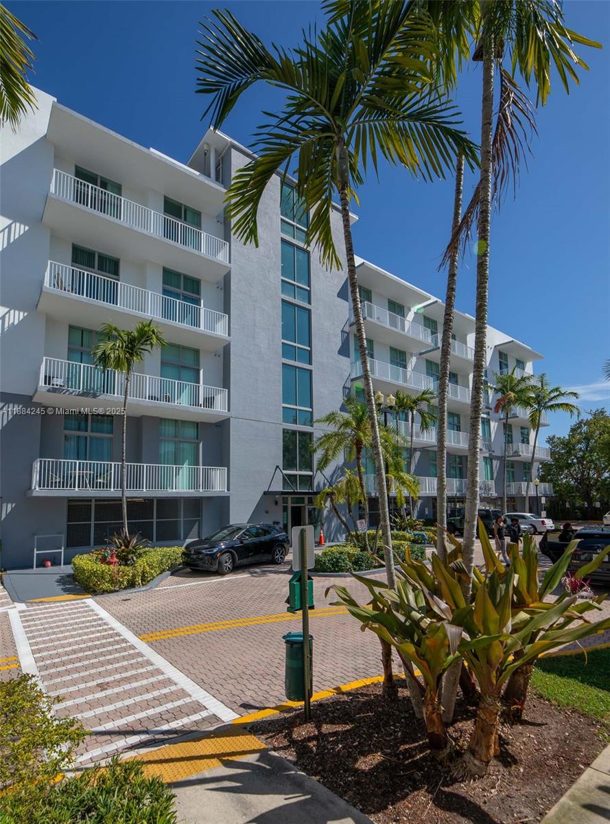 Photo of 2100 Van Buren St  #417, Hollywood, Florida, 33020 - 
