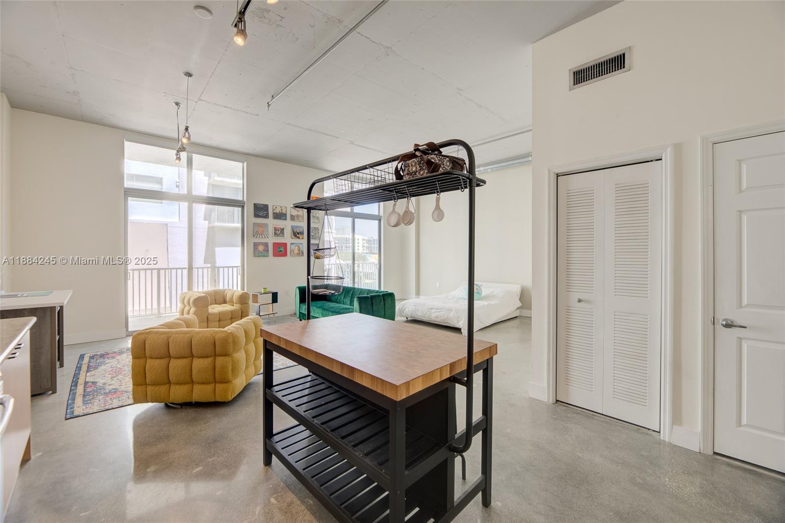 Photo of 2100 Van Buren St  #417, Hollywood, Florida, 33020 - 