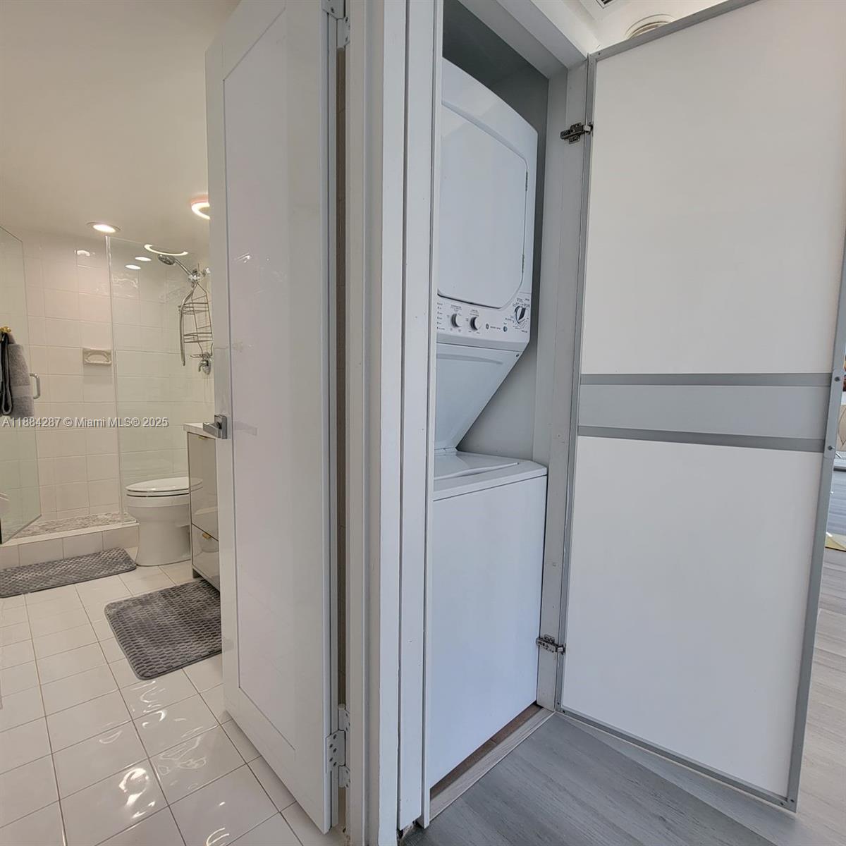 Photo of 2030 Ocean Dr  #920, Hallandale Beach, Florida, 33009 - Outside The 2nd Bathroom