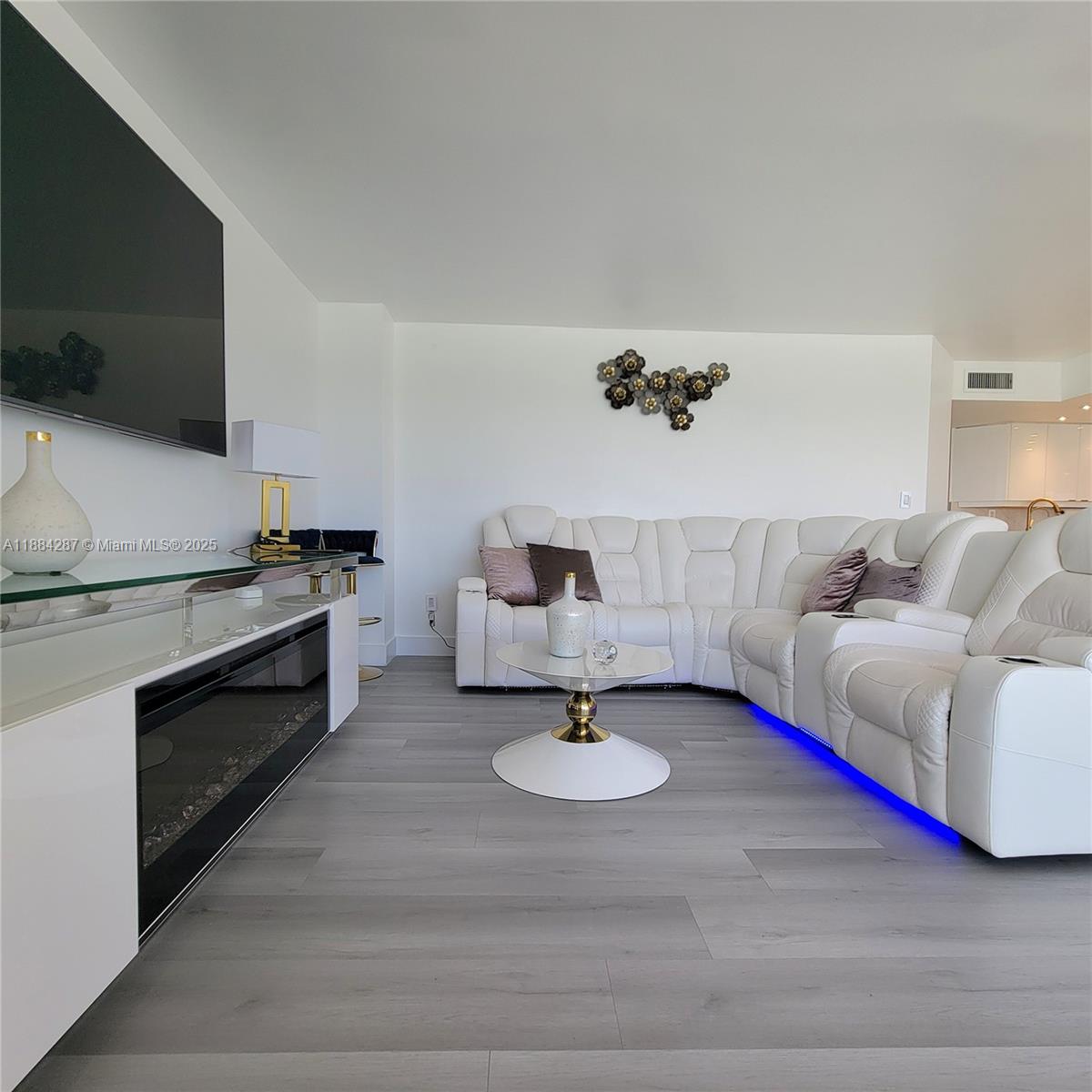 Photo of 2030 Ocean Dr  #920, Hallandale Beach, Florida, 33009 - 