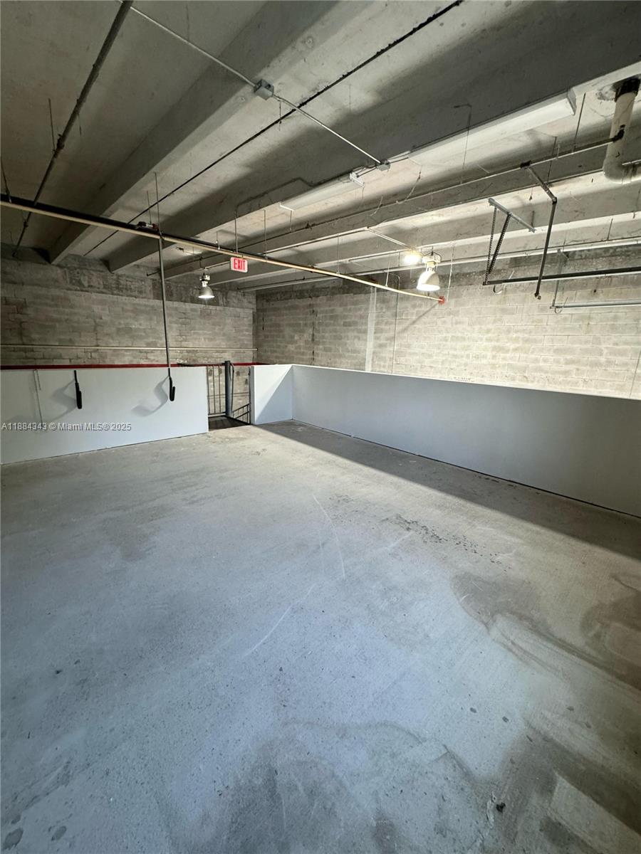13  /   sq. ft. $ 2025-09-24 0 Photo