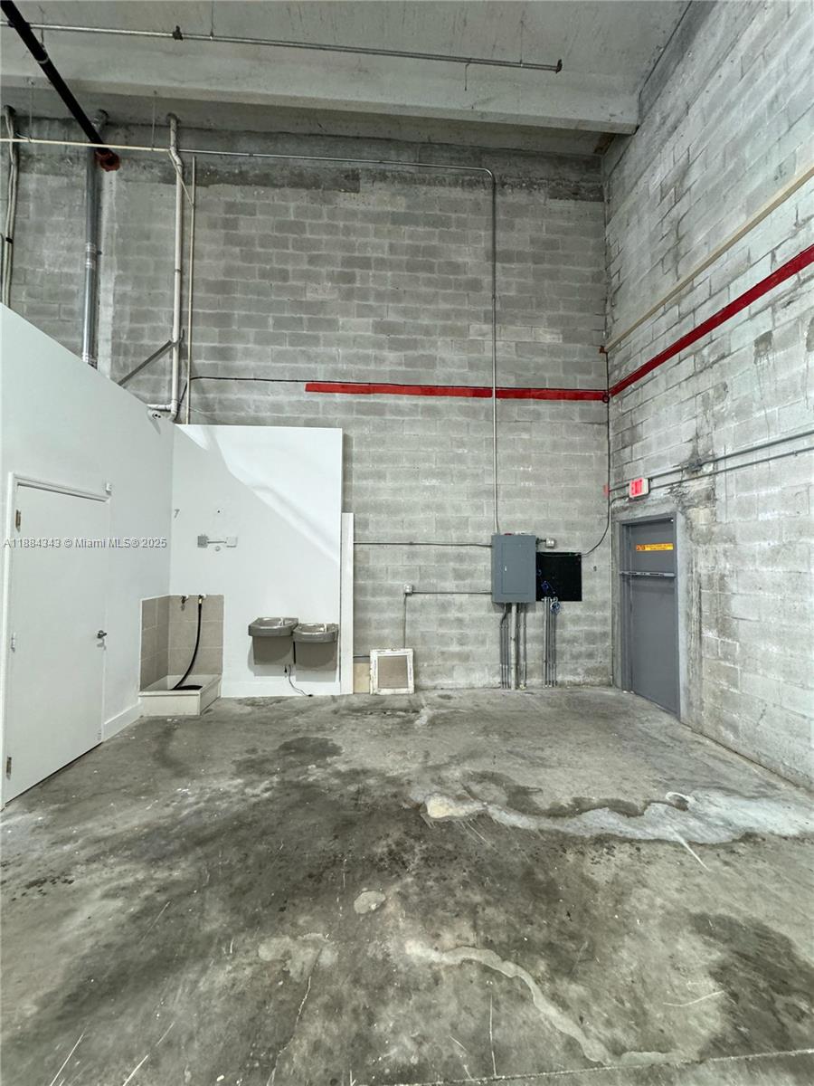 13  /   sq. ft. $ 2025-09-24 0 Photo
