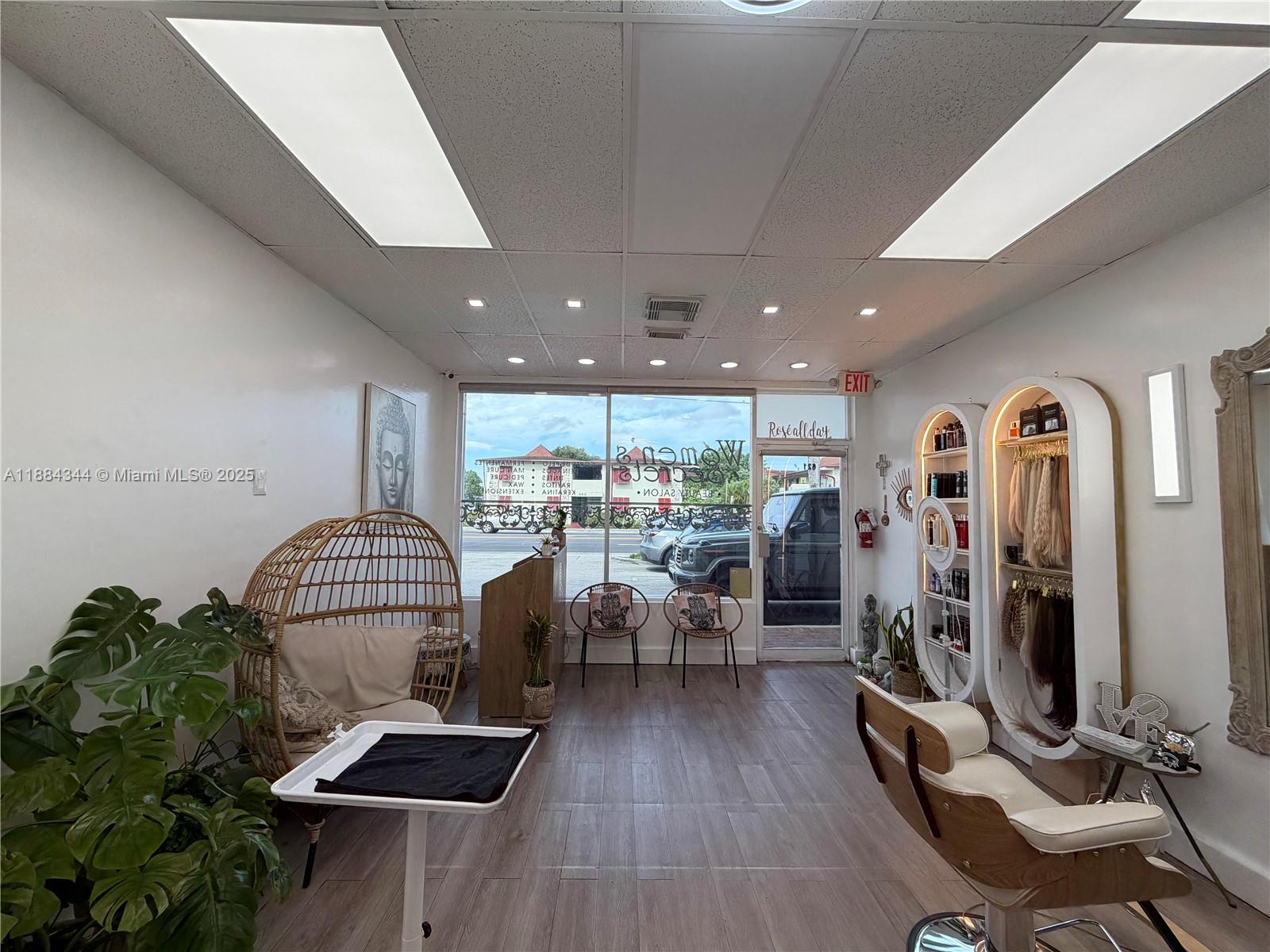 Подробнее / кв.футов $ 2025-10-03 0 Фото