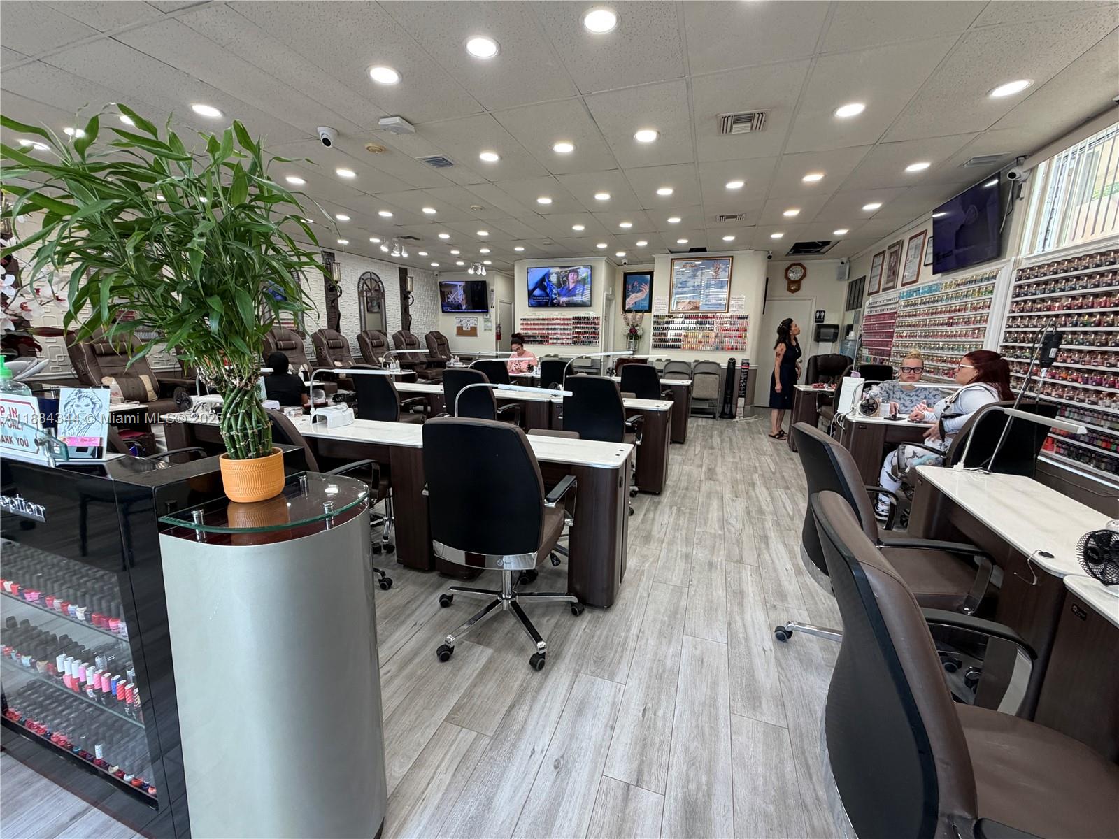 Подробнее / кв.футов $ 2025-10-03 0 Фото