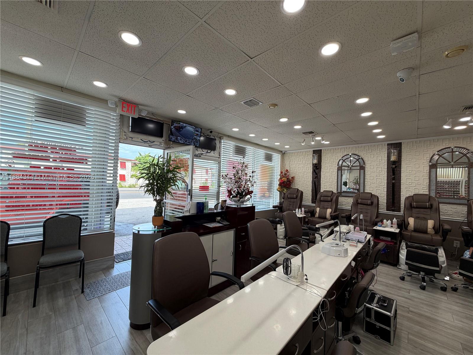 Подробнее / кв.футов $ 2025-10-03 0 Фото