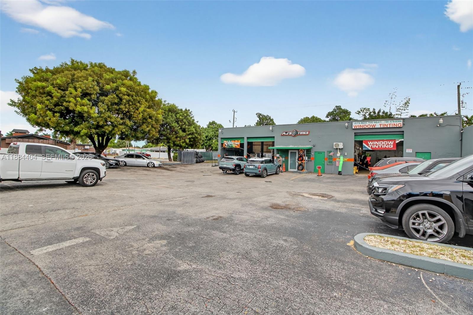   /   кв.футов $ 2025-09-24 0 Фото