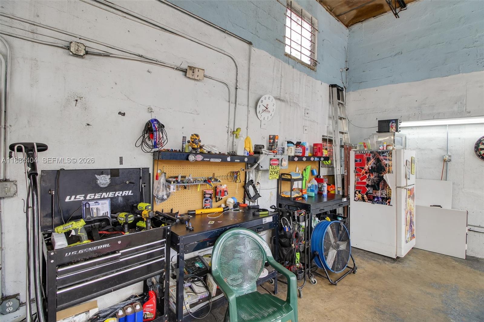   /   кв.футов $ 2025-09-24 0 Фото