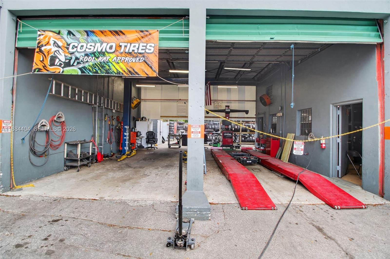   /   кв.футов $ 2025-09-24 0 Фото