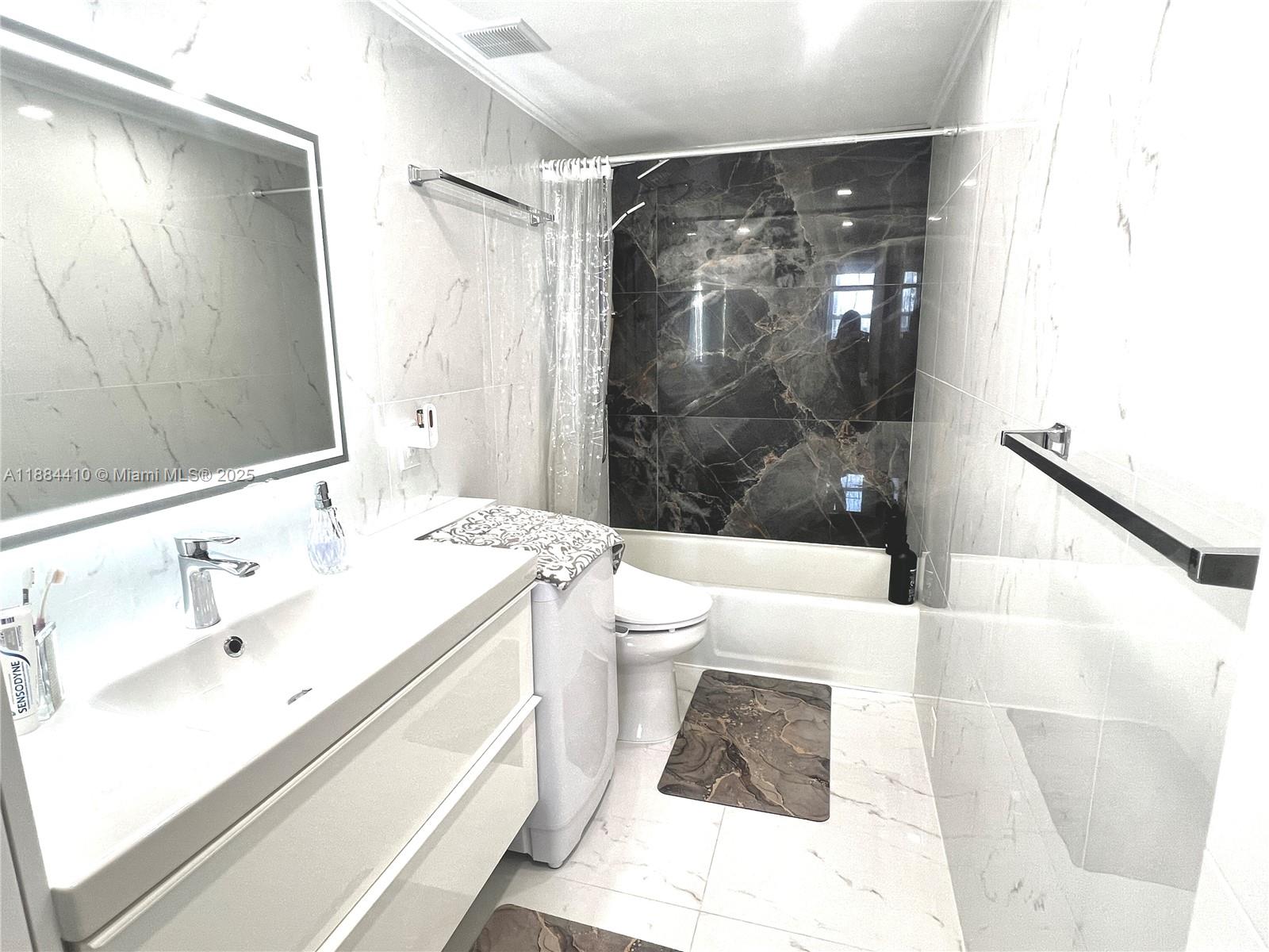 Photo of 437 Golden Isles Dr  #14G, Hallandale Beach, Florida, 33009 - 