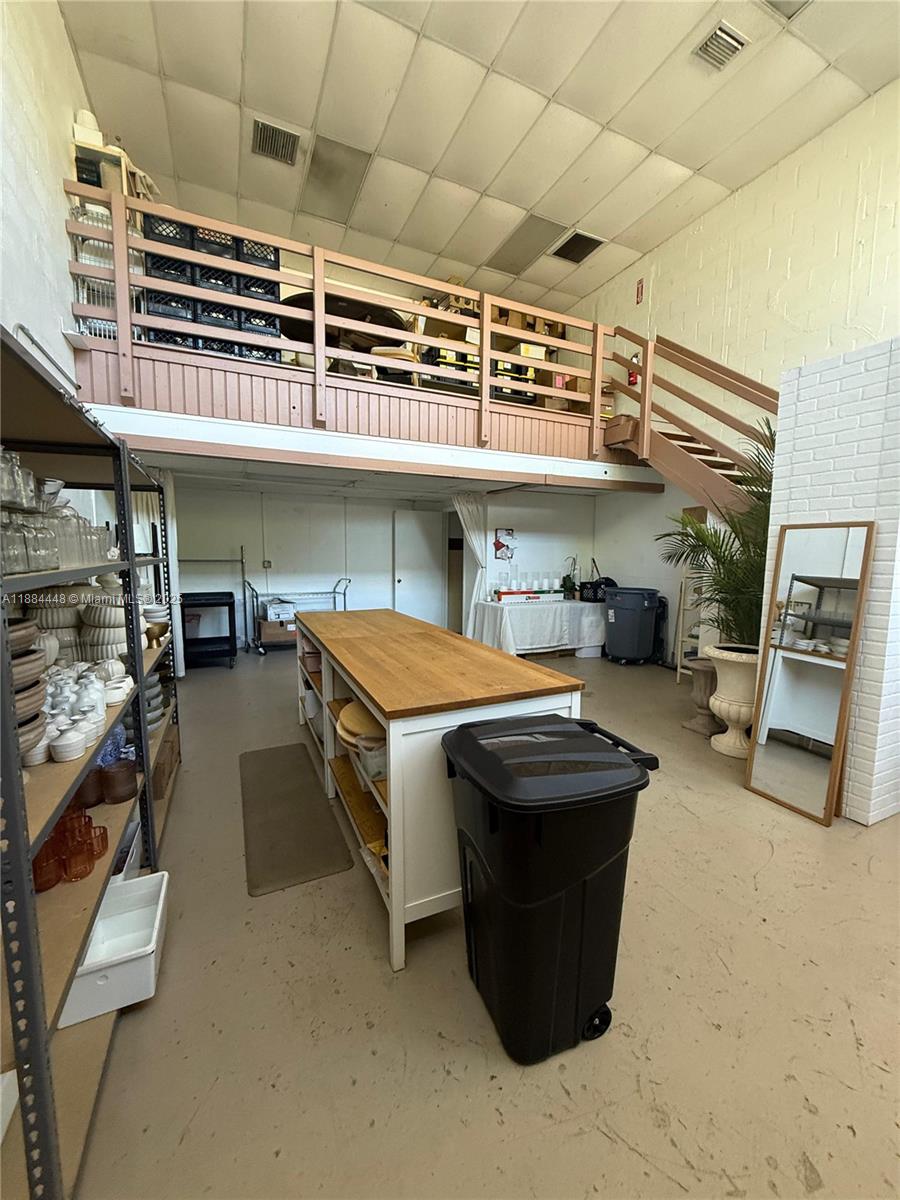 See details / sq. ft. $ 2025-09-28 0 Photo