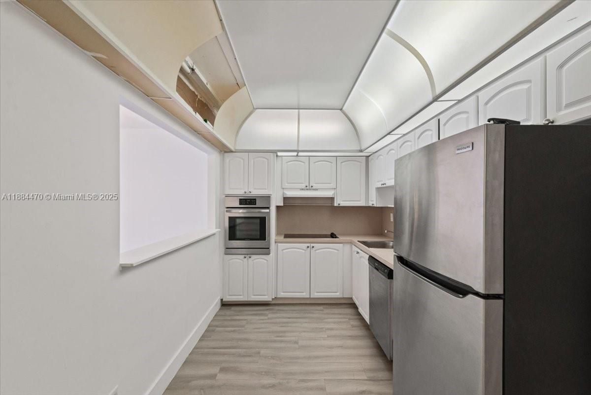 Photo of 19380 Collins Ave  #121, Sunny Isles Beach, Florida, 33160 - 