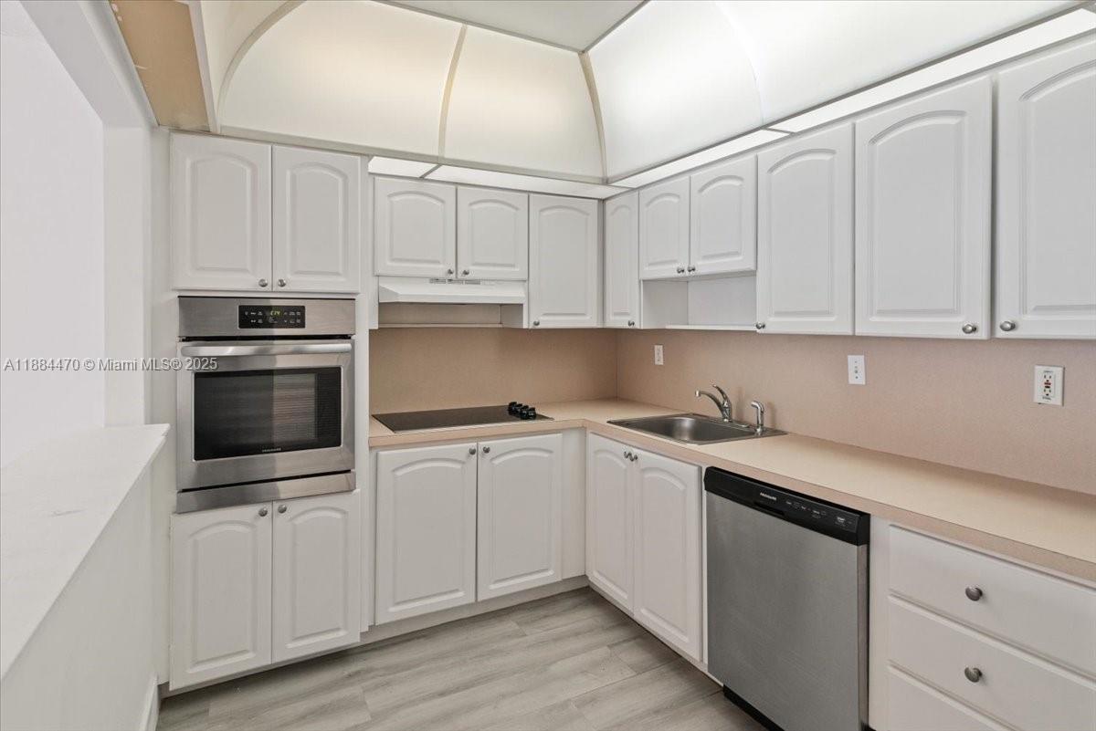 Photo of 19380 Collins Ave  #121, Sunny Isles Beach, Florida, 33160 - 