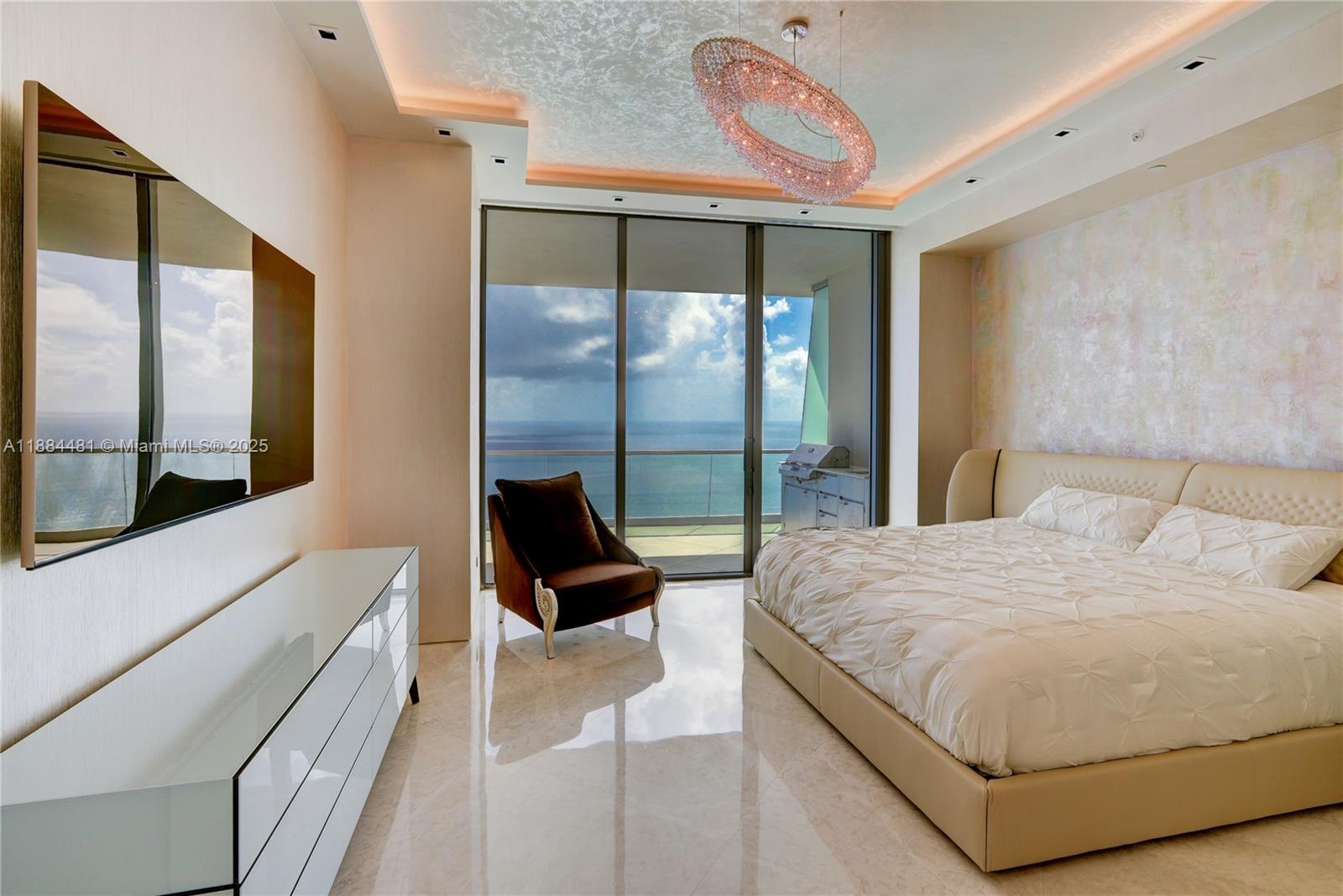 See details 5001 4 / 6 3625 sq. ft. $ 2025-09-24 0 Photo