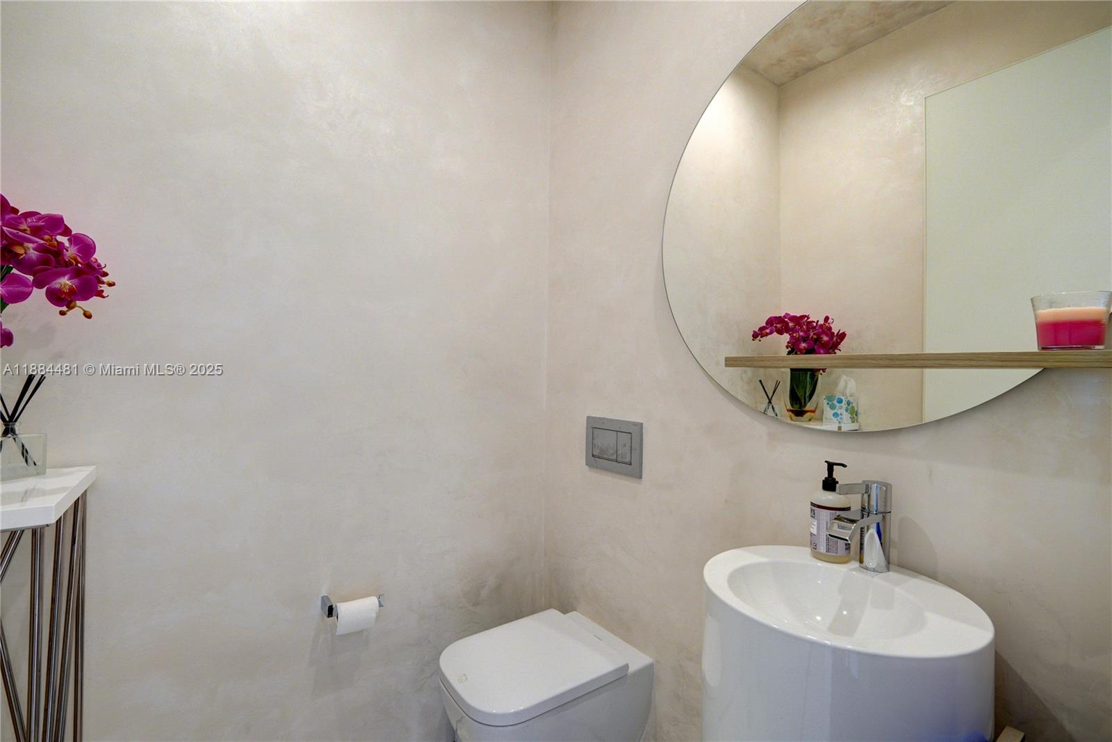 See details 5001 4 / 6 3625 sq. ft. $ 2025-09-24 0 Photo