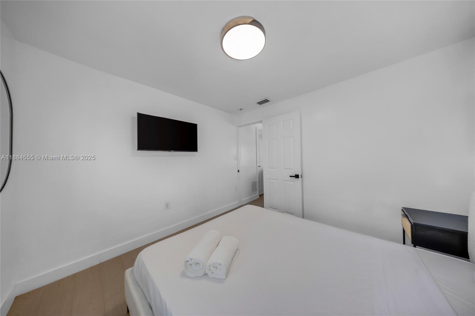   /   sq. ft. $ 2025-09-25 0 Photo